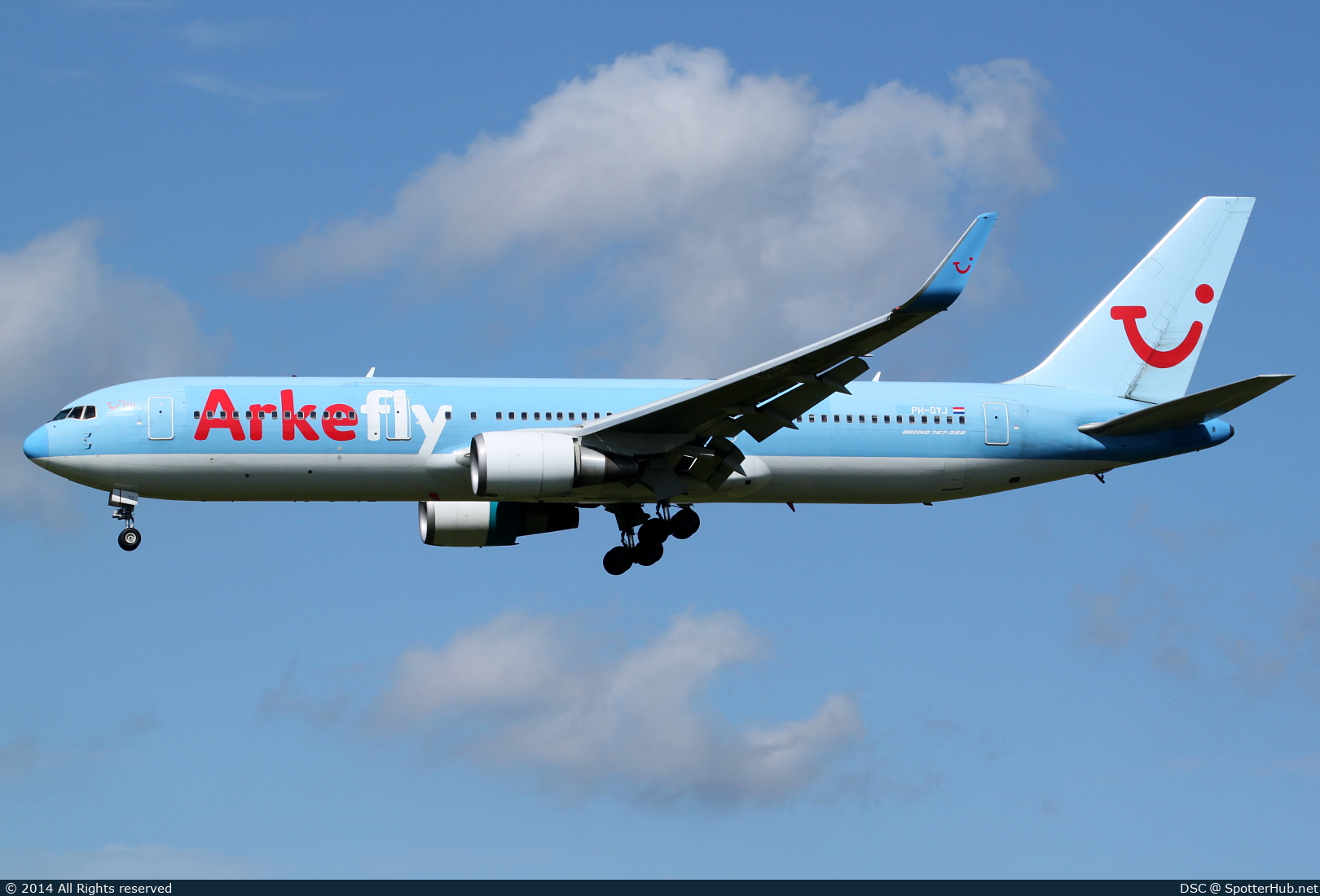 Photo of PH-OYJ - Boeing 767-304(ER) operated by Arkefly