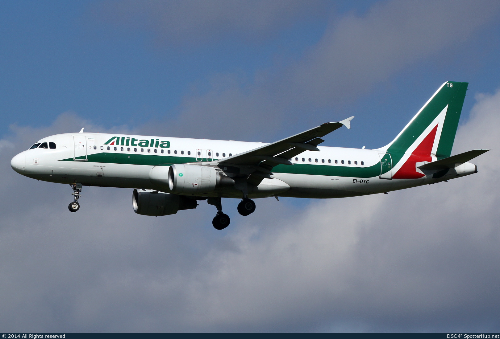 Photo of EI-DTG - Airbus A320-216 operated by Alitalia