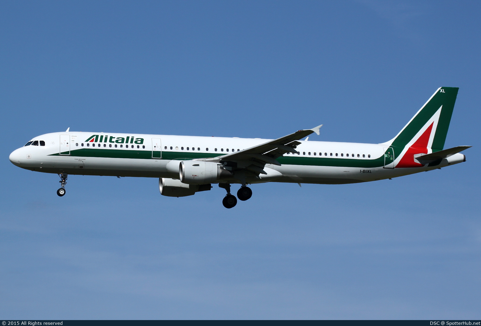 Photo of I-BIXL - Airbus A321-112 operated by Alitalia