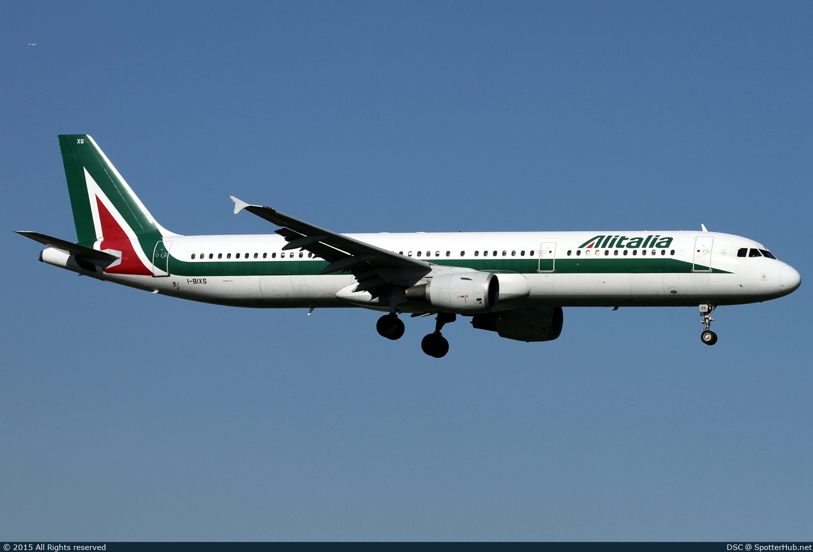 Photo of I-BIXS - Airbus A321-112 operated by Alitalia