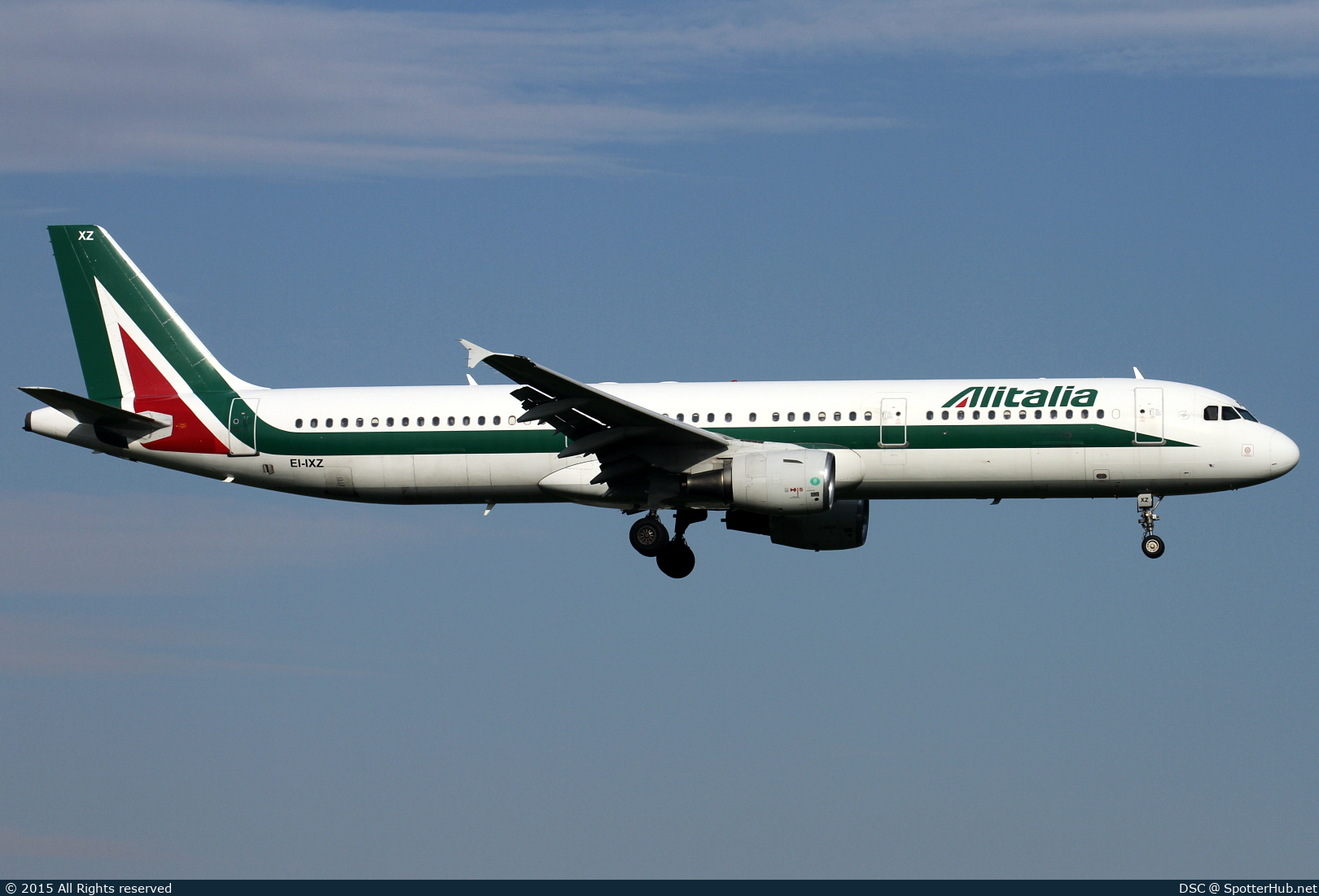 Photo of EI-IXZ - Airbus A321-112 operated by Alitalia