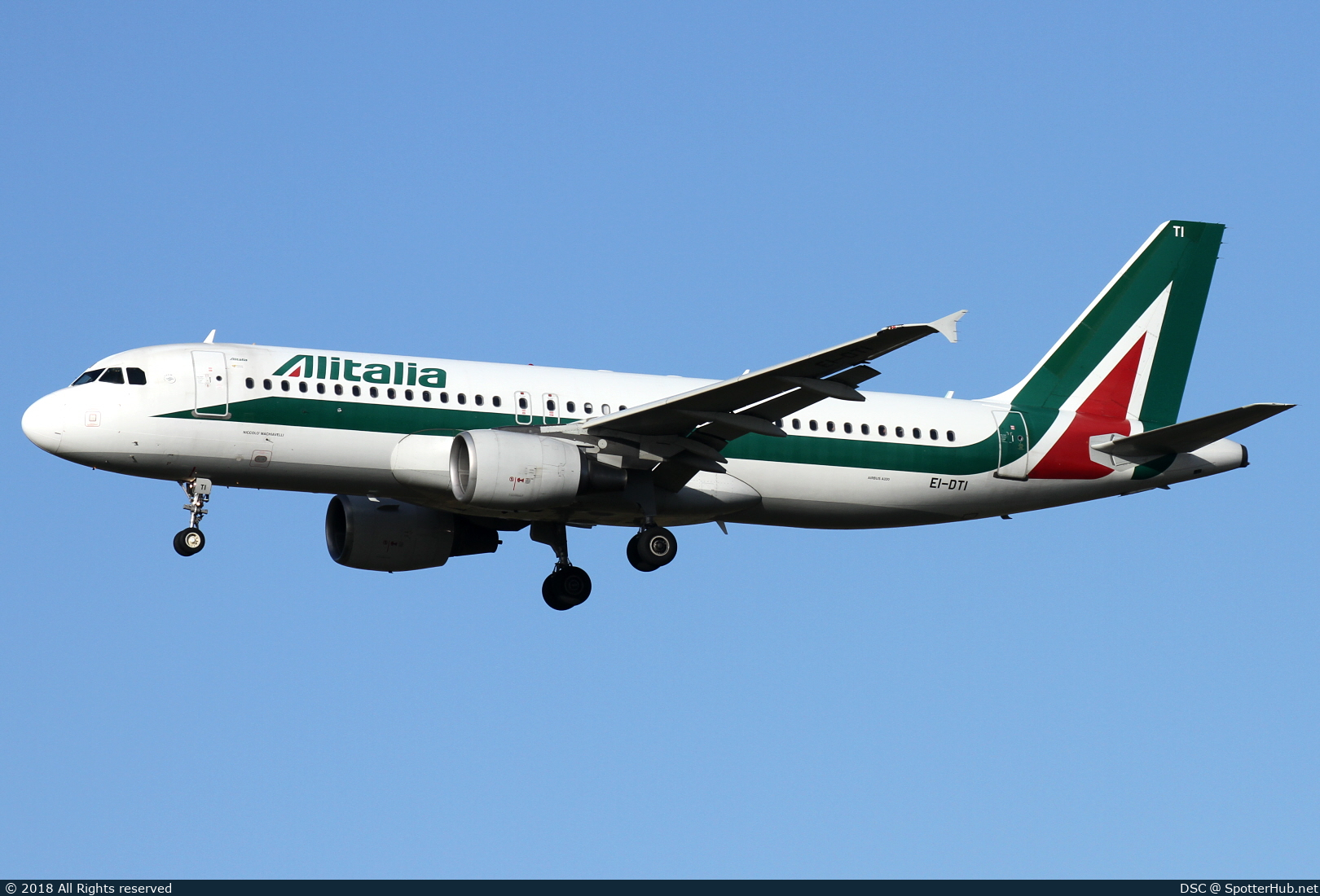 Photo of EI-DTI - Airbus A320-216 operated by Alitalia