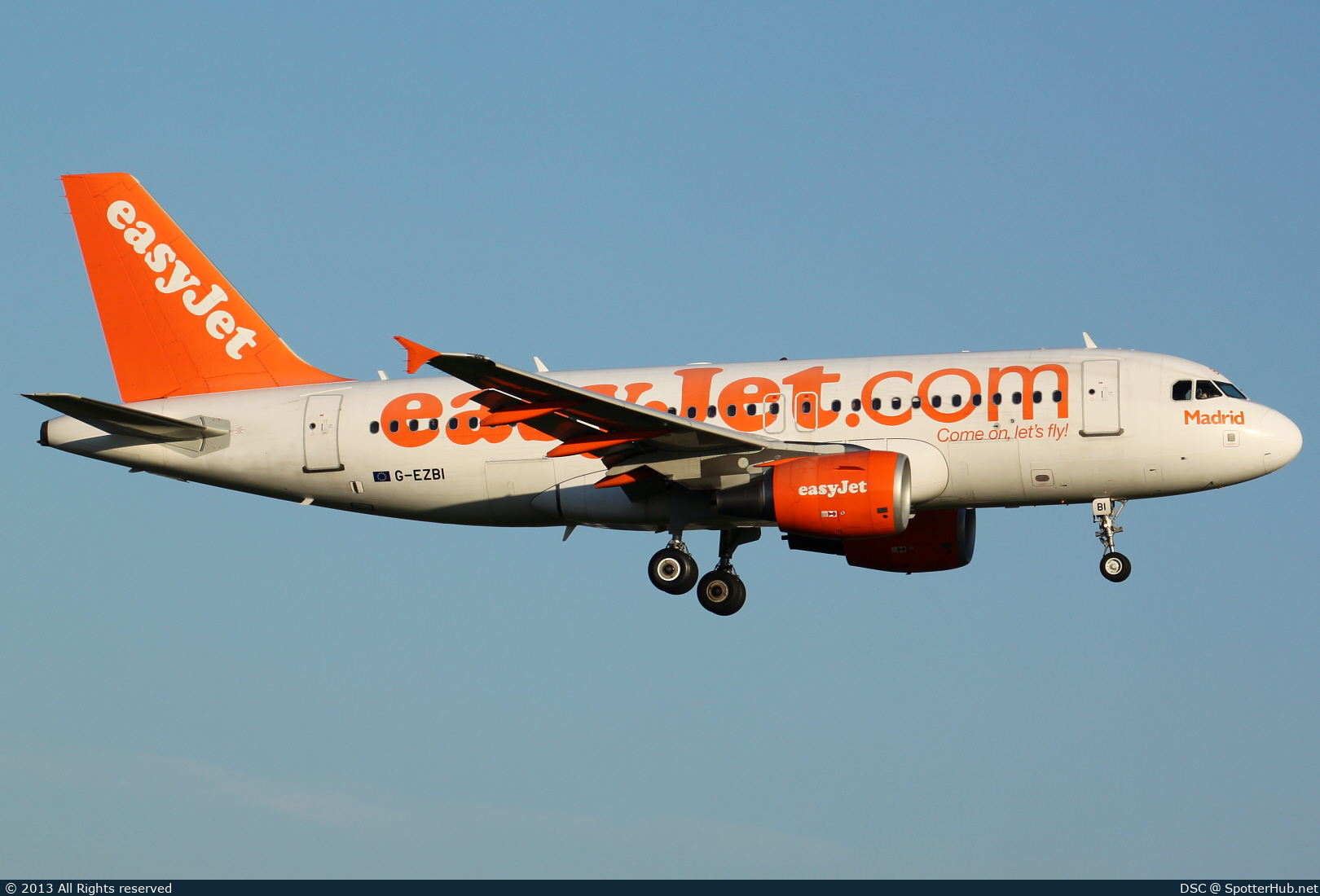 Photo of G-EZBI - Airbus A319-111 operated by easyJet