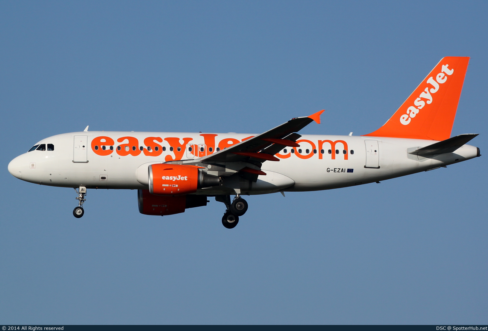 Photo of G-EZAI - Airbus A319-111 operated by easyJet