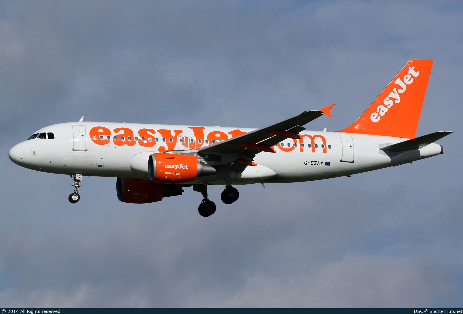 Photo of G-EZAX - Airbus A319-111 operated by easyJet