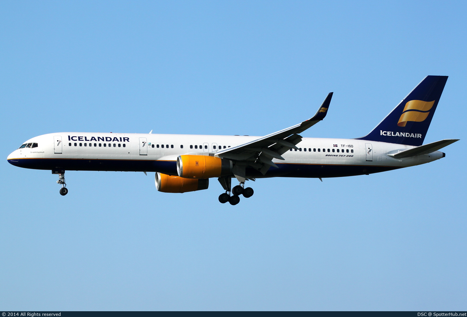 Photo of TF-ISD - Boeing 757-223 operated by Icelandair