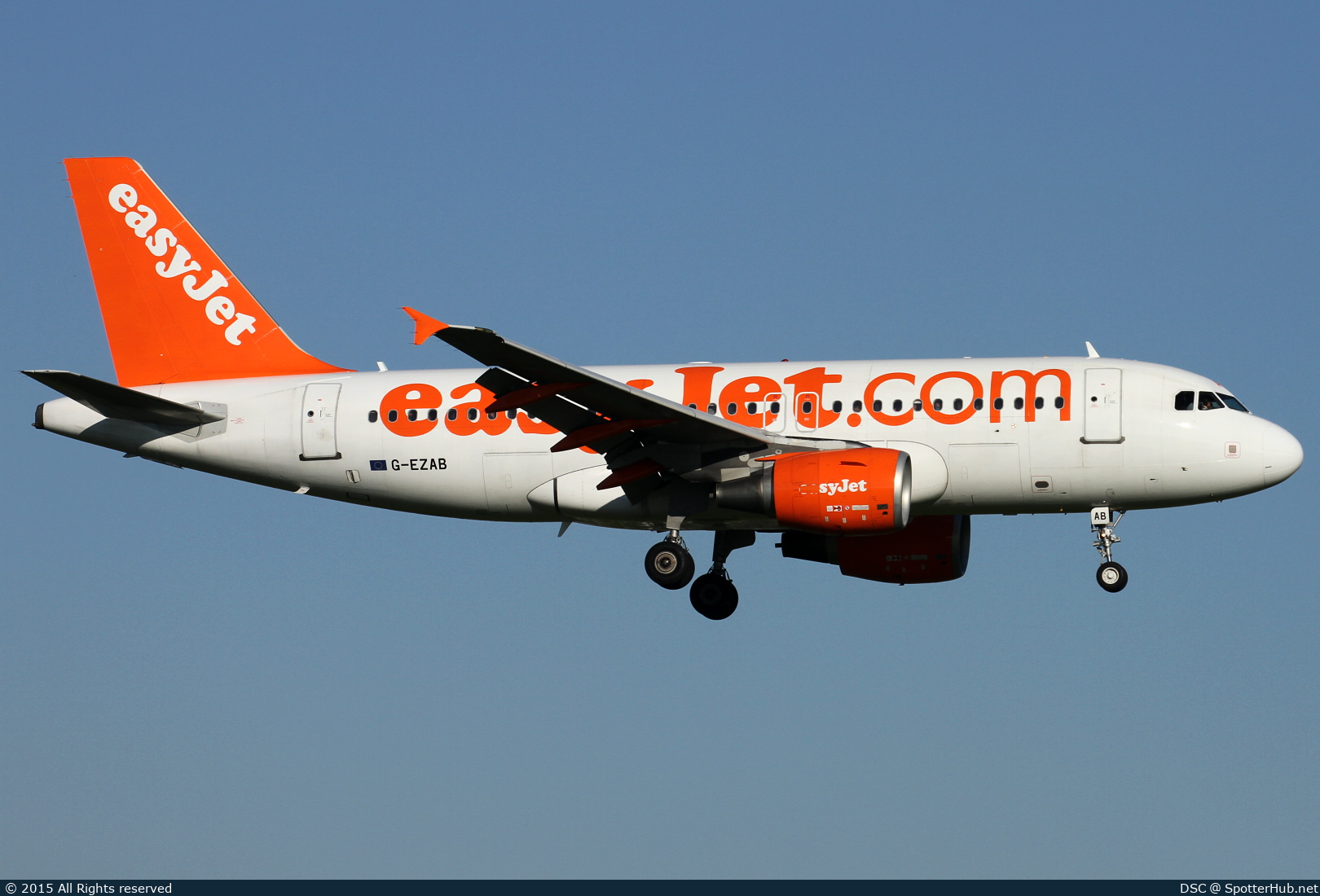 Photo of G-EZAB - Airbus A319-111 operated by easyJet