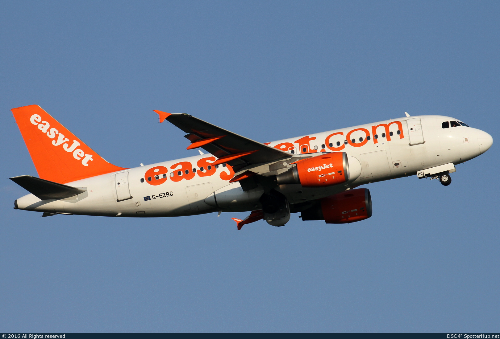 Photo of G-EZBC - Airbus A319-111 operated by easyJet