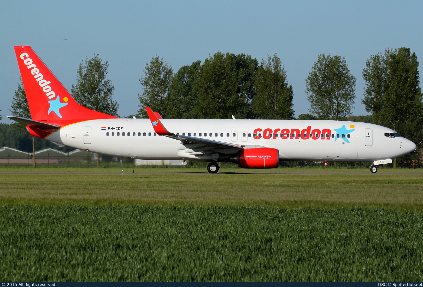 Photo of PH-CDF - Boeing 737-804 operated by Corendon Dutch Airlines