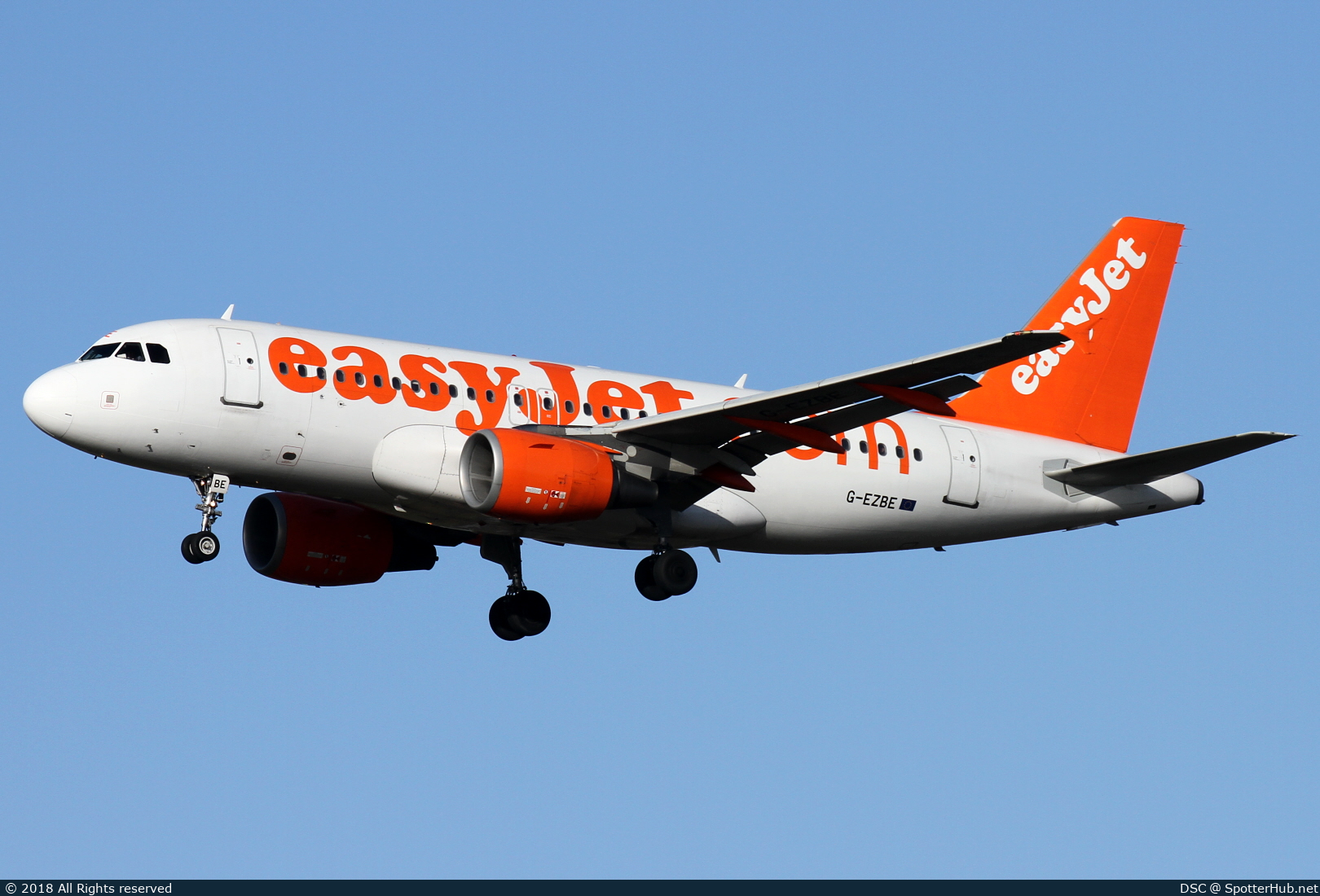 Photo of G-EZBE - Airbus A319-111 operated by easyJet