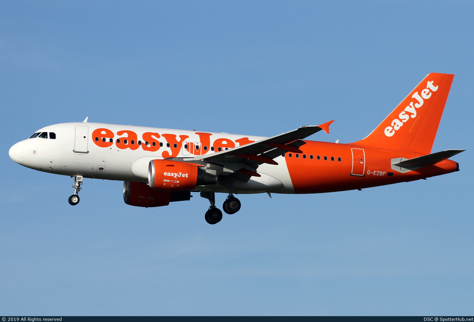 Photo of G-EZBF - Airbus A319-111 operated by easyJet