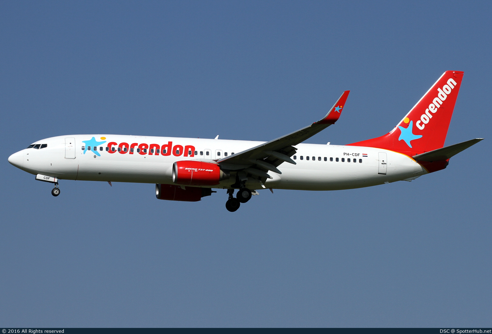 Photo of PH-CDF - Boeing 737-804 operated by Corendon Dutch Airlines