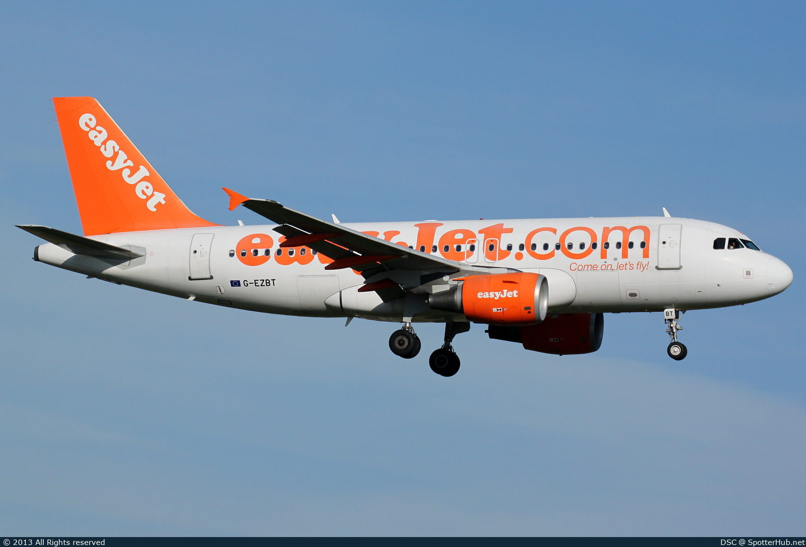 Photo of G-EZBT - Airbus A319-111 operated by easyJet