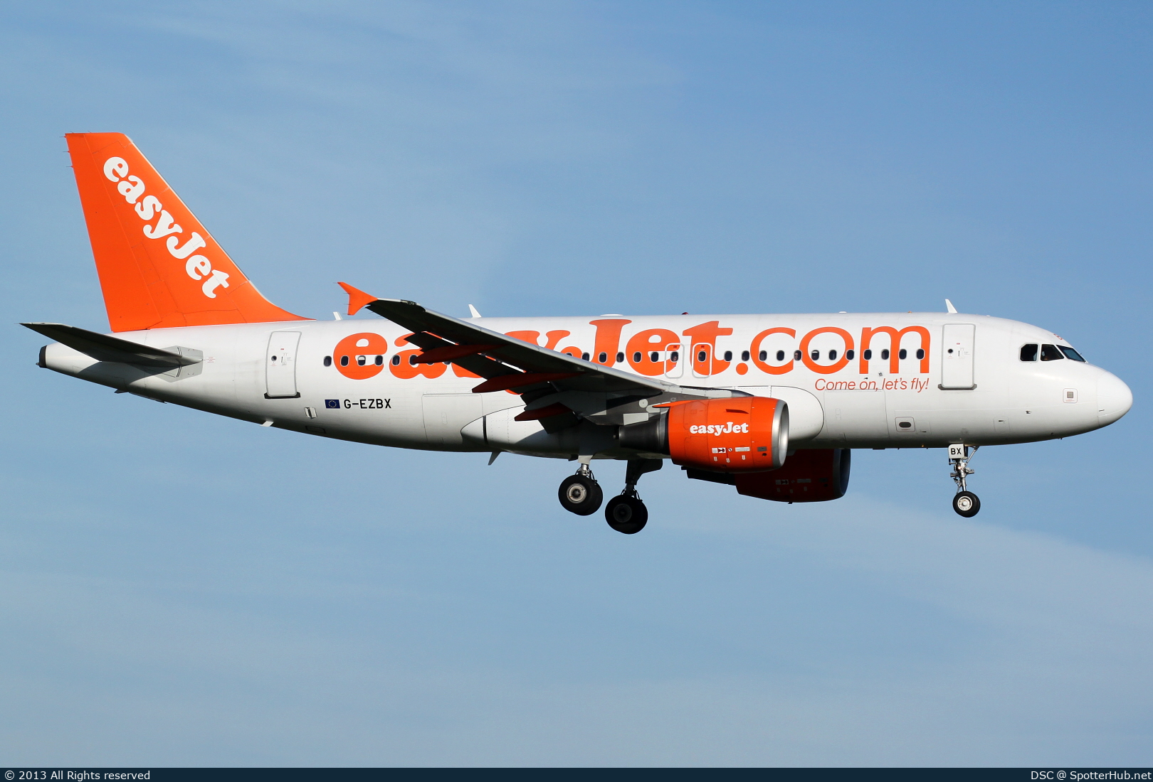 Photo of G-EZBX - Airbus A319-111 operated by easyJet