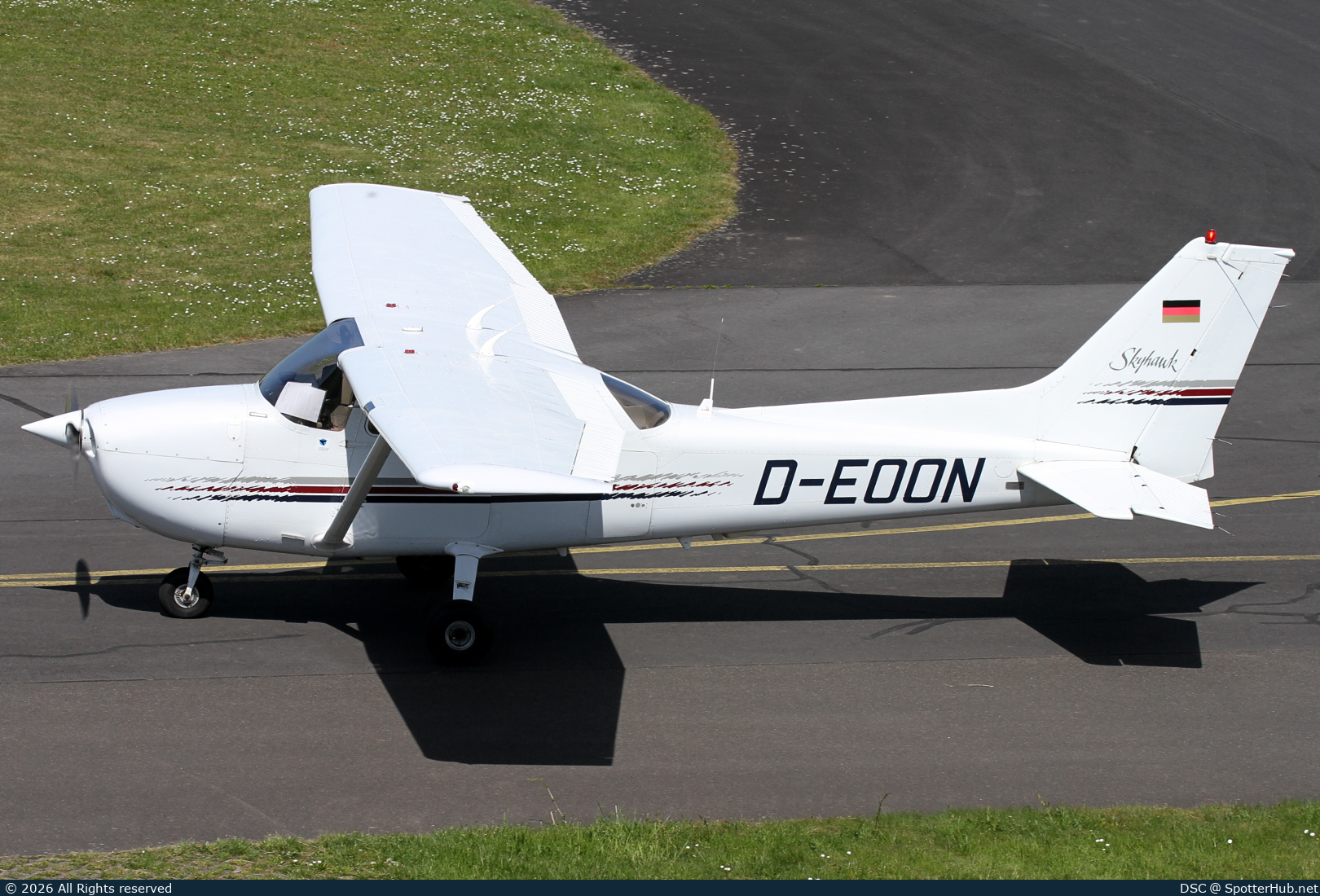 Photo of D-EOON - Cessna 172R Skyhawk II operated by Aero-Club Hamburg Motorflug