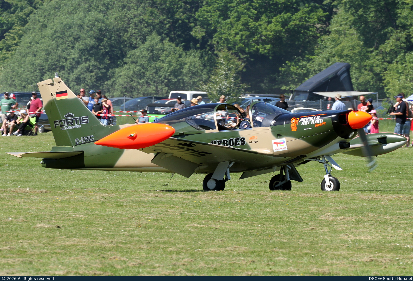 Photo of D-ENIC - SIAI-Marchetti SF.260 operated by Private