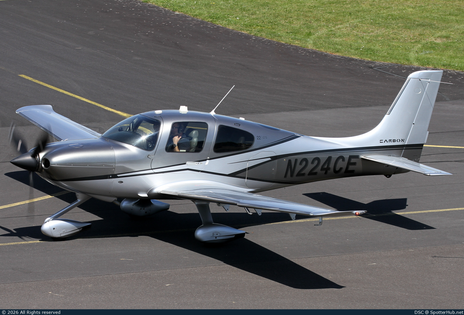 Photo of N224CE - Cirrus SR22 G5 GTS operated by Private