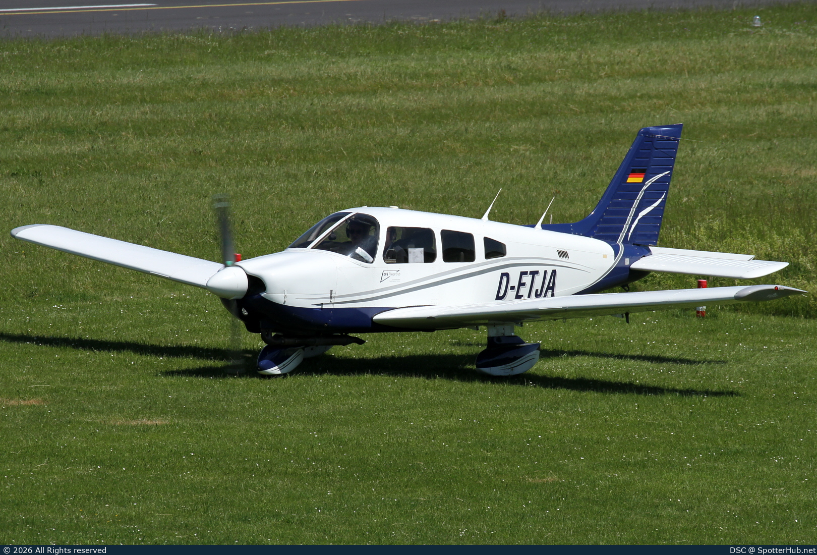 Photo of D-ETJA - Piper PA-28-181 Archer II operated by DFS Fliegerclub