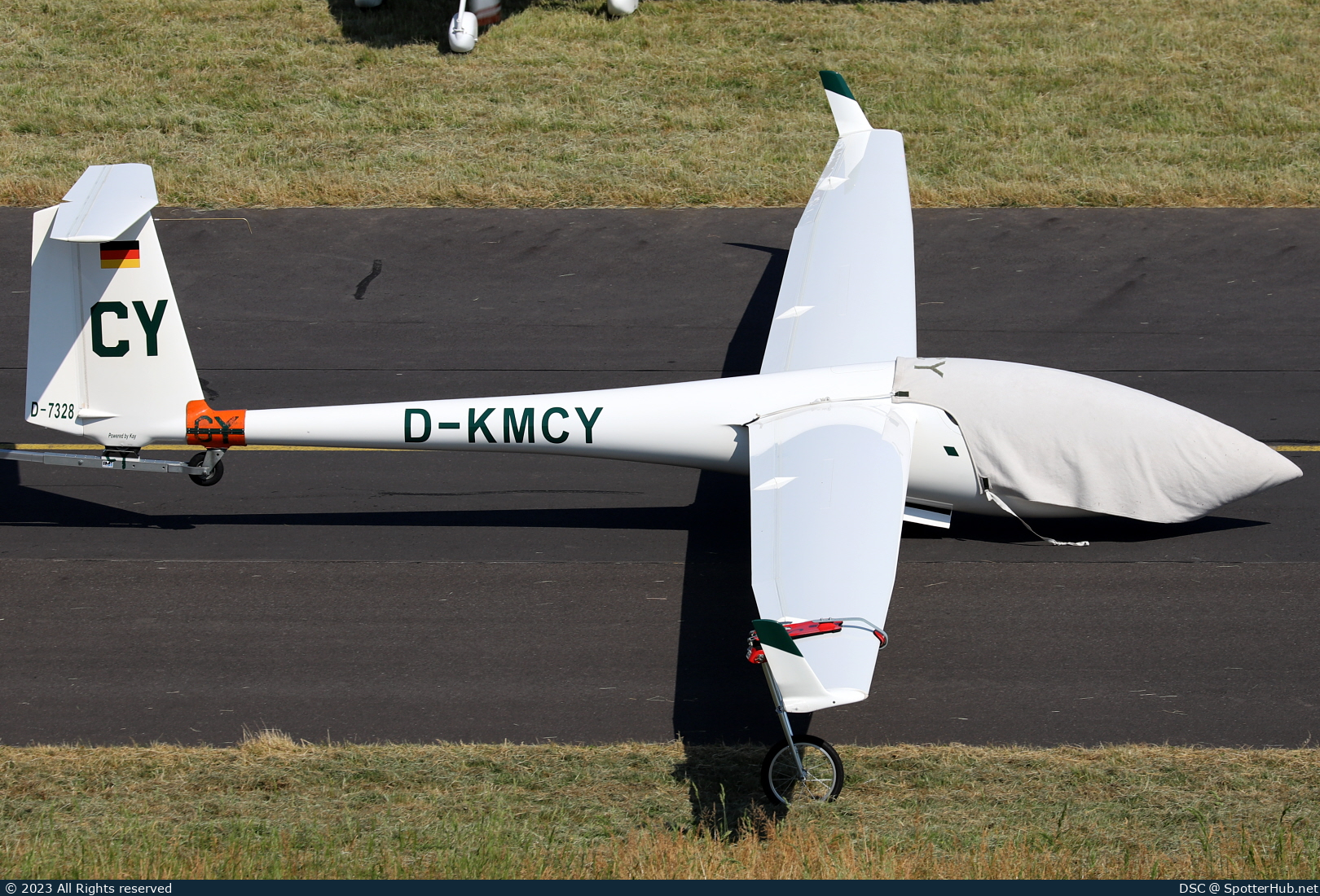 Photo of D-KMCY - Schleicher ASW 20 operated by Private
