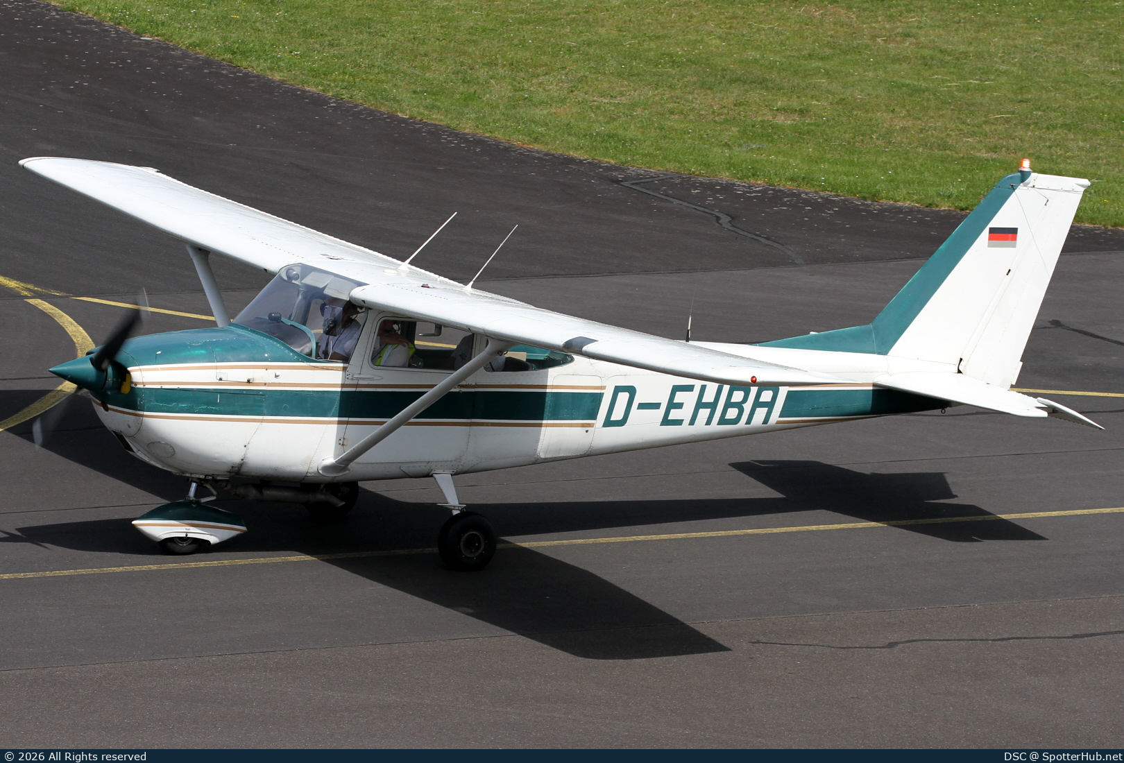 Photo of D-EHBA - Reims-Cessna F172G Skyhawk operated by Private