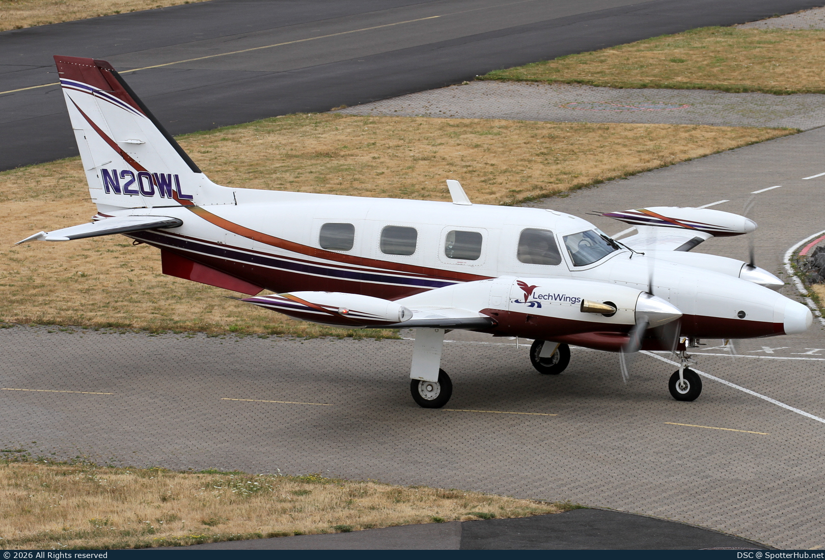 Photo of N20WL - Piper PA-31T Cheyenne II operated by LechWings