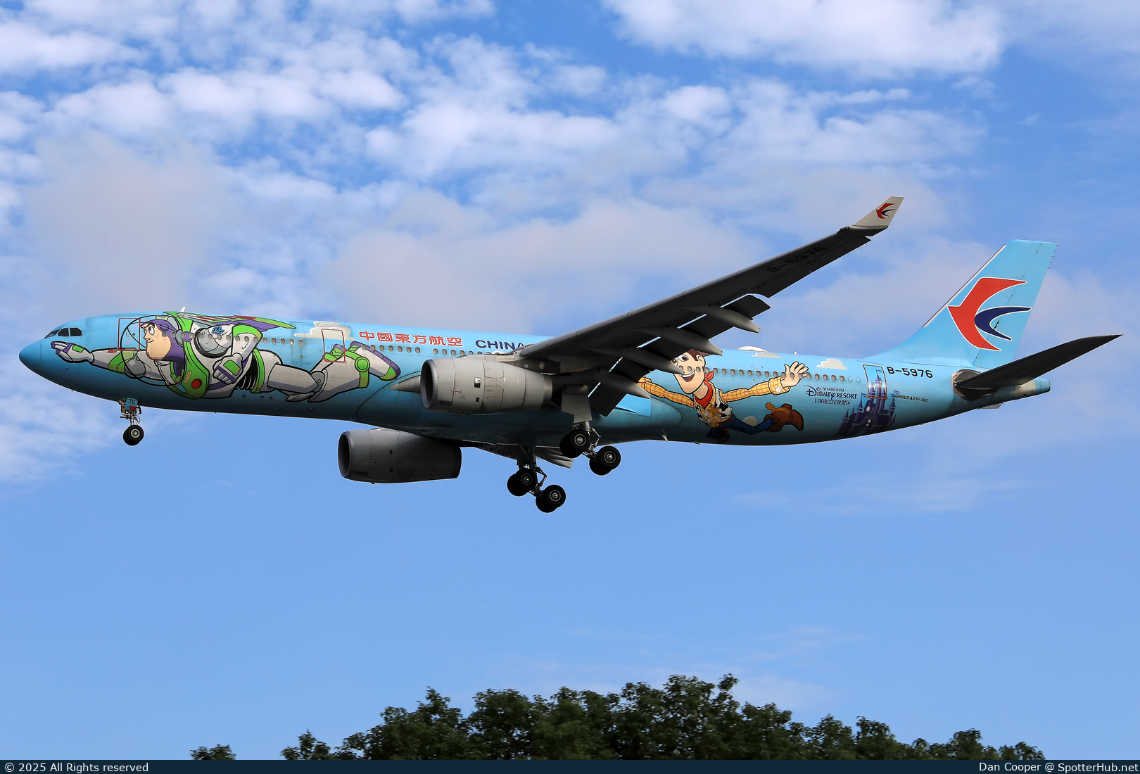 Photo of B-5976 - Airbus A330-343 operated by China Eastern Airlines