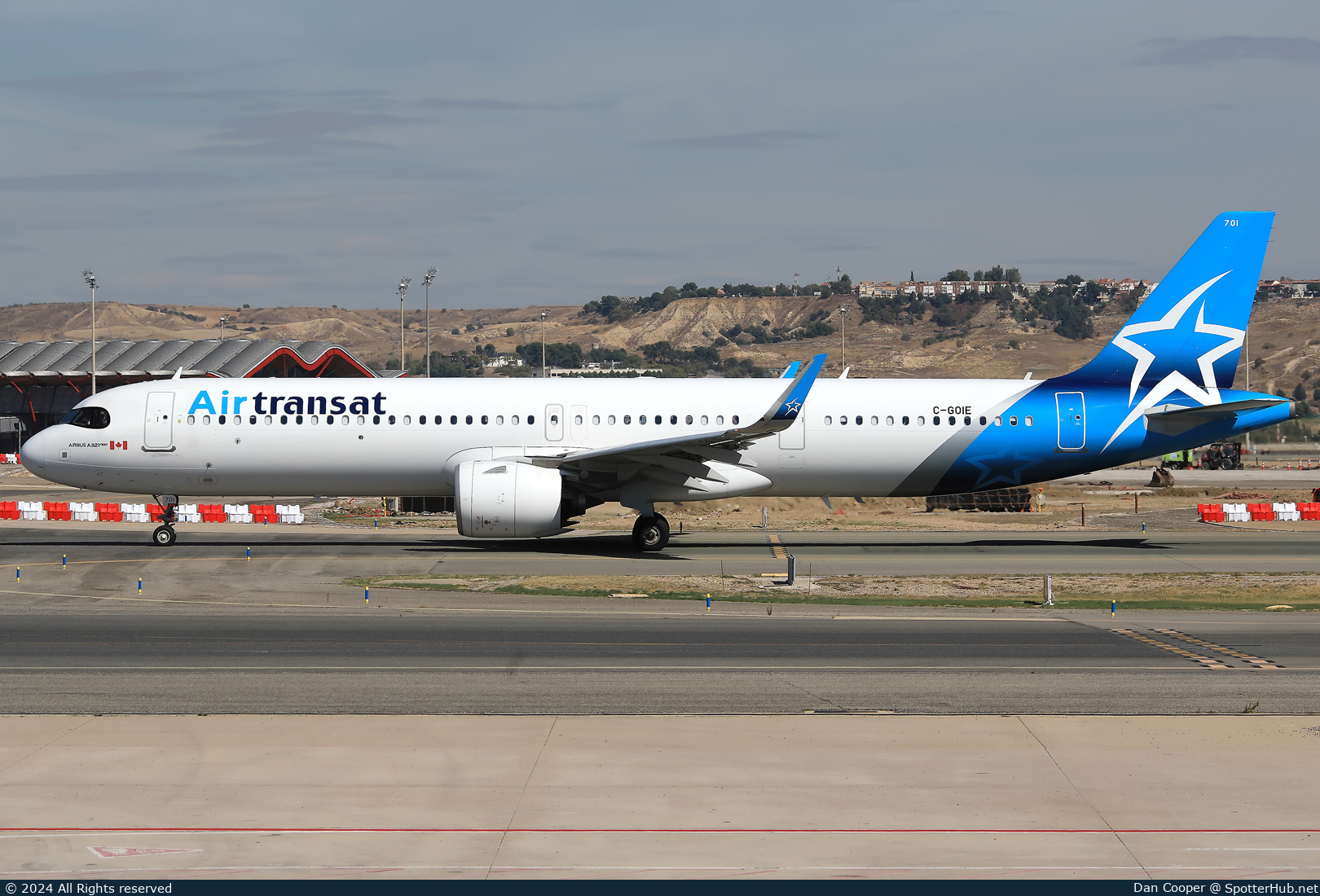 Photo of C-GOIE - Airbus A321-271NX operated by Air Transat