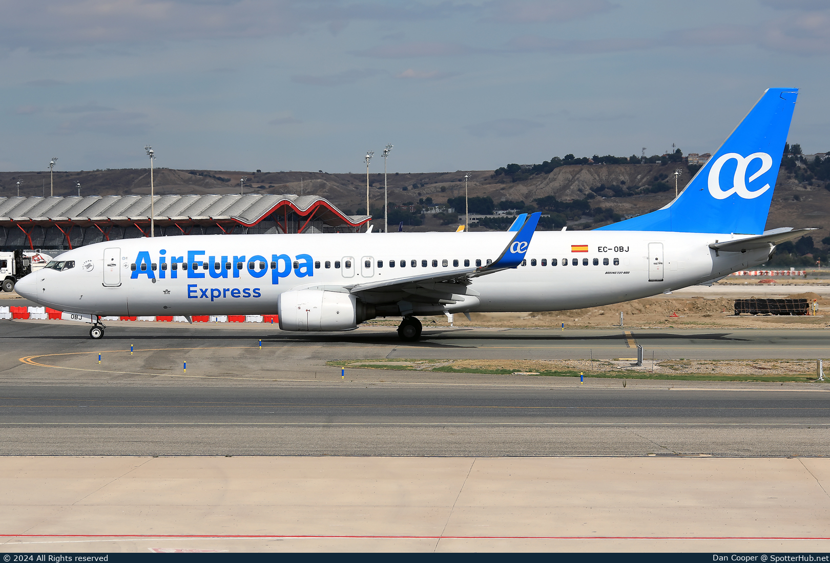 Photo of EC-OBJ - Boeing 737-8GJ operated by Air Europa Express (opb Aeronova)