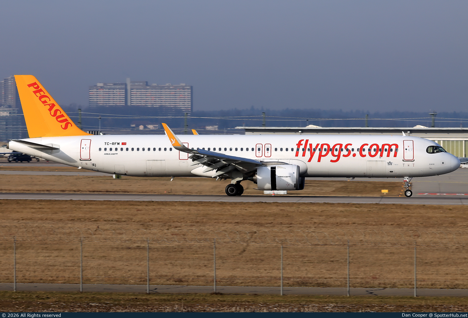 Photo of TC-RFM - Airbus A321-251NX operated by Pegasus Airlines
