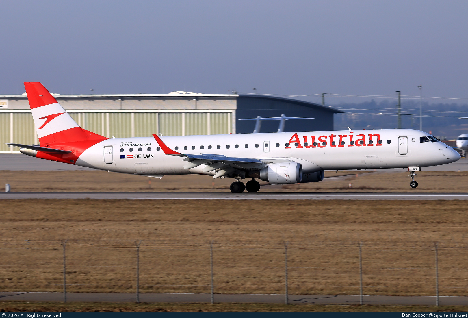 Photo of OE-LWN - Embraer ERJ-195LR operated by Austrian Airlines
