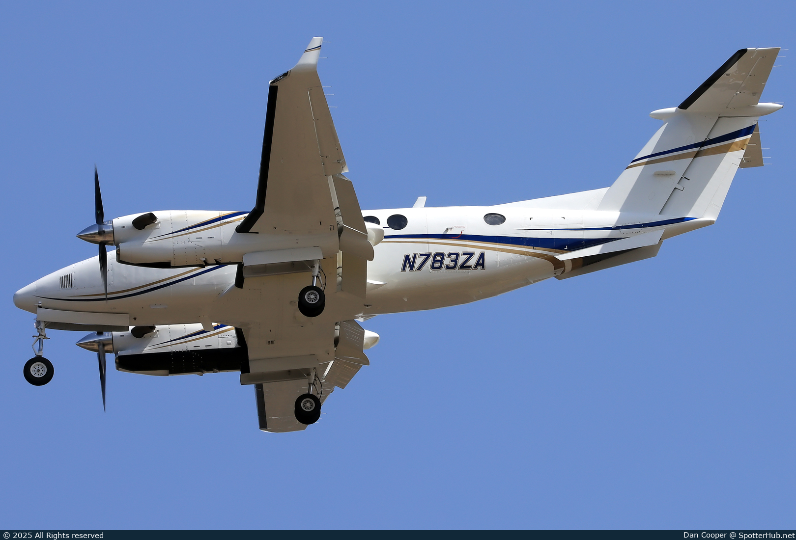 Photo of N783ZA - Beechcraft B300 Super King Air 350 operated by Private