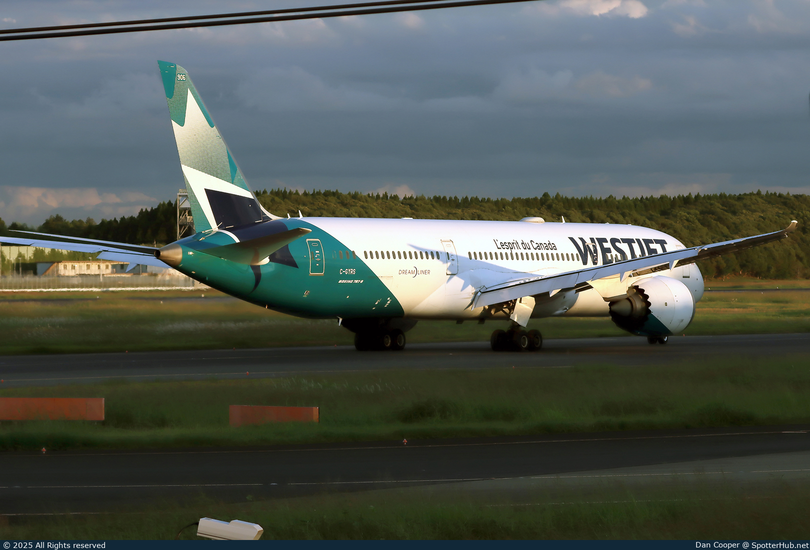 Photo of C-GYRS - Boeing 787-9 Dreamliner operated by WestJet Airlines