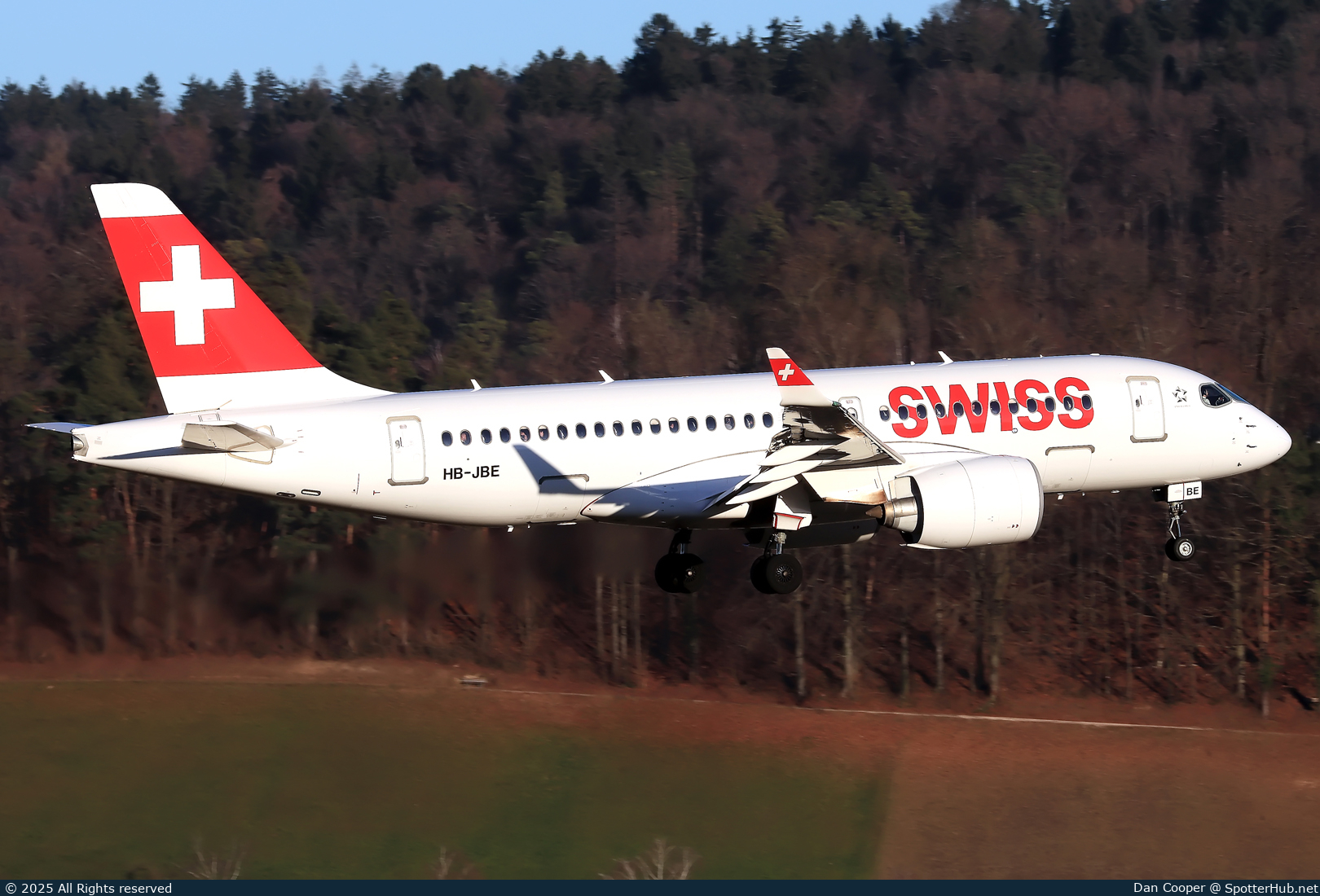Photo of HB-JBE - Airbus A220-171 operated by Swiss International Air Lines