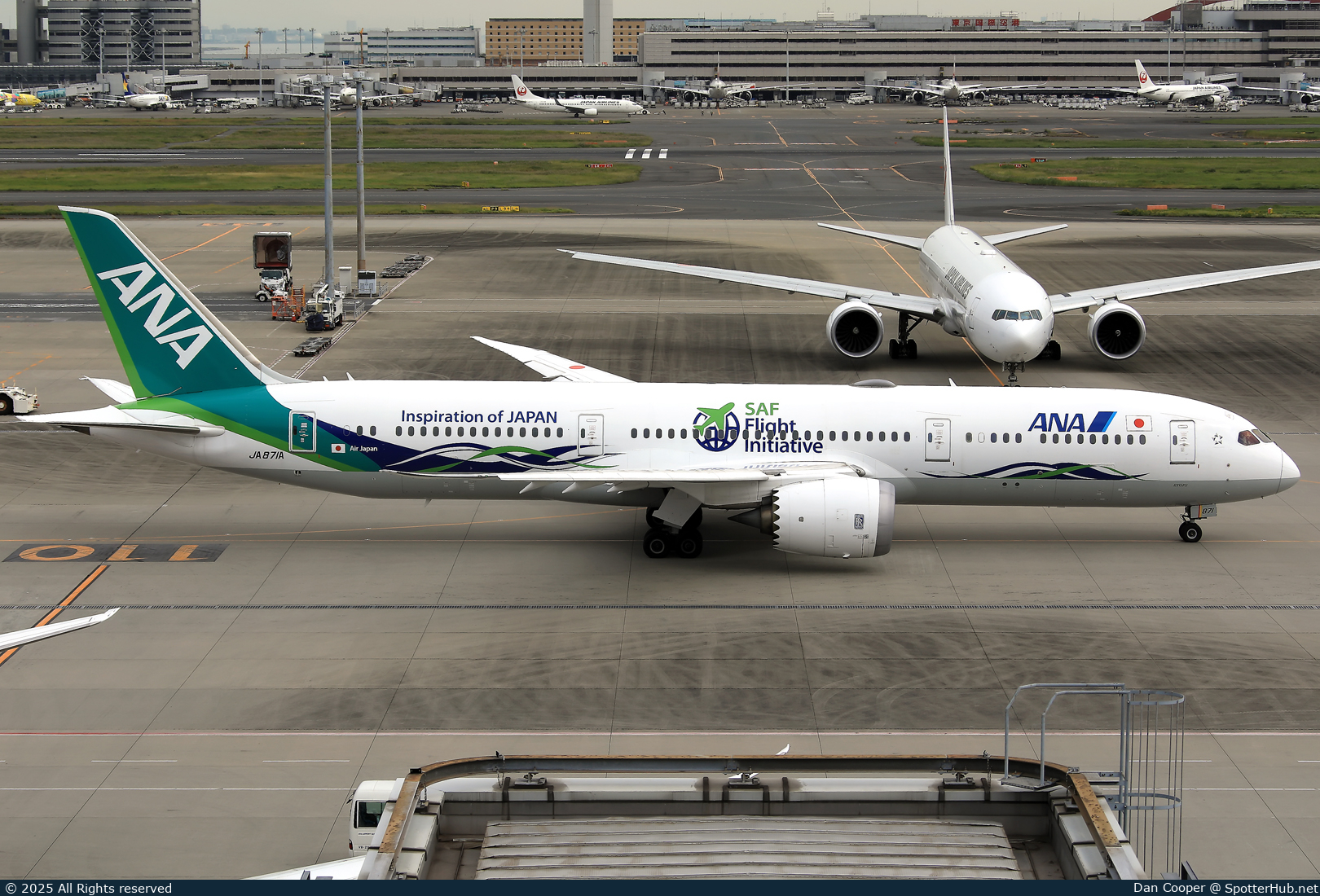 Photo of JA871A - Boeing 787-9 Dreamliner operated by ANA All Nippon Airways (opb Air Japan)