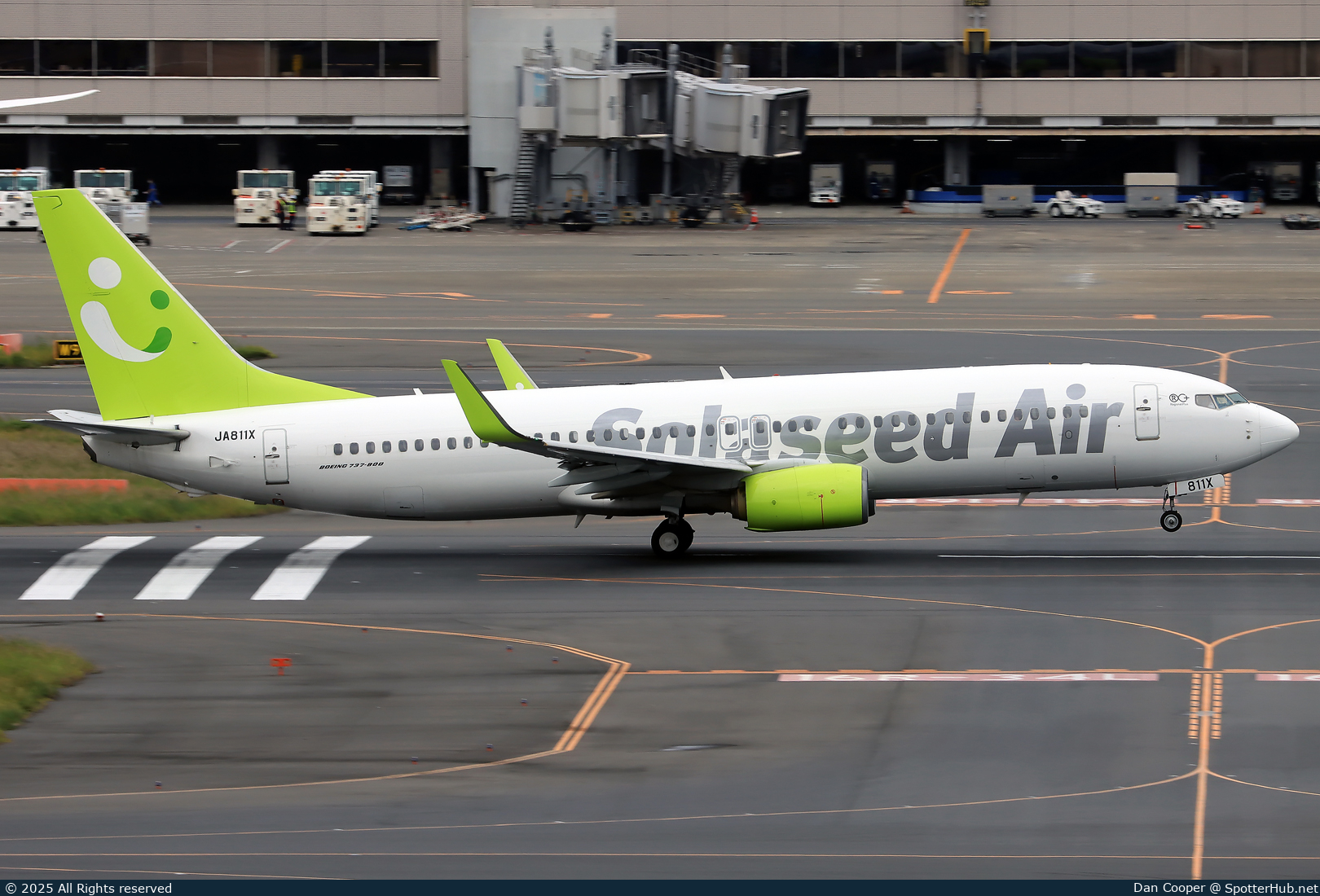 Photo of JA811X - Boeing 737-86N operated by Solaseed Air