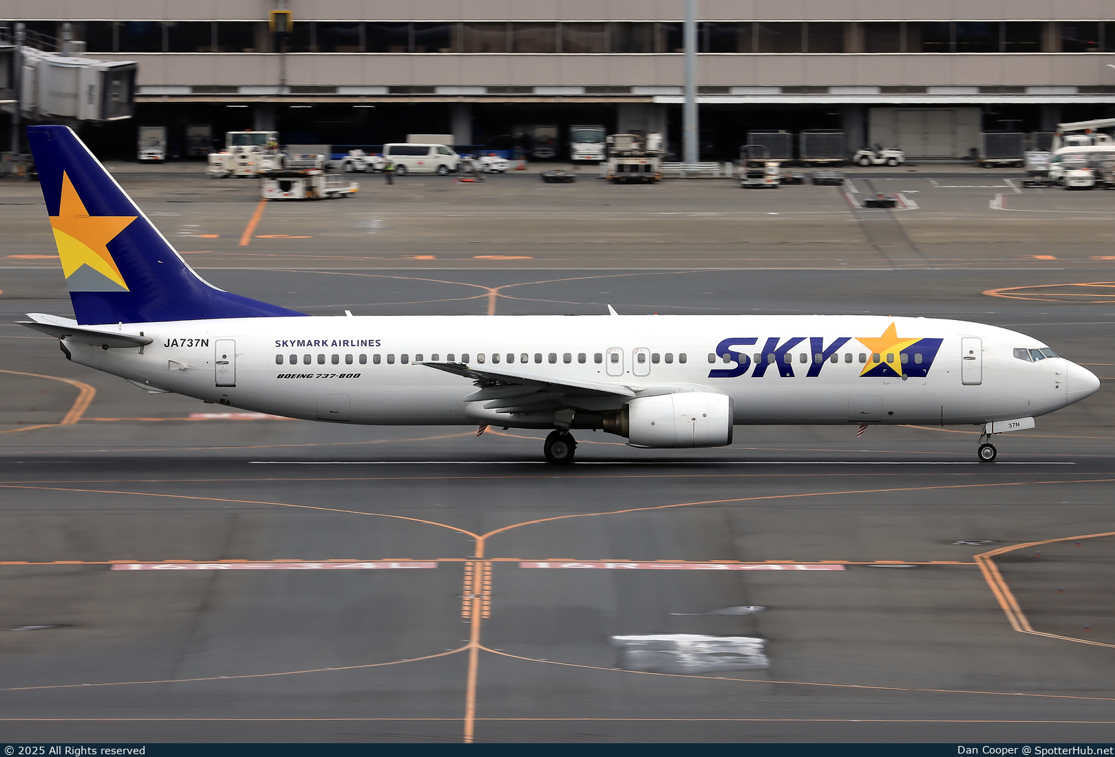 Photo of JA737N - Boeing 737-8HX operated by Skymark Airlines