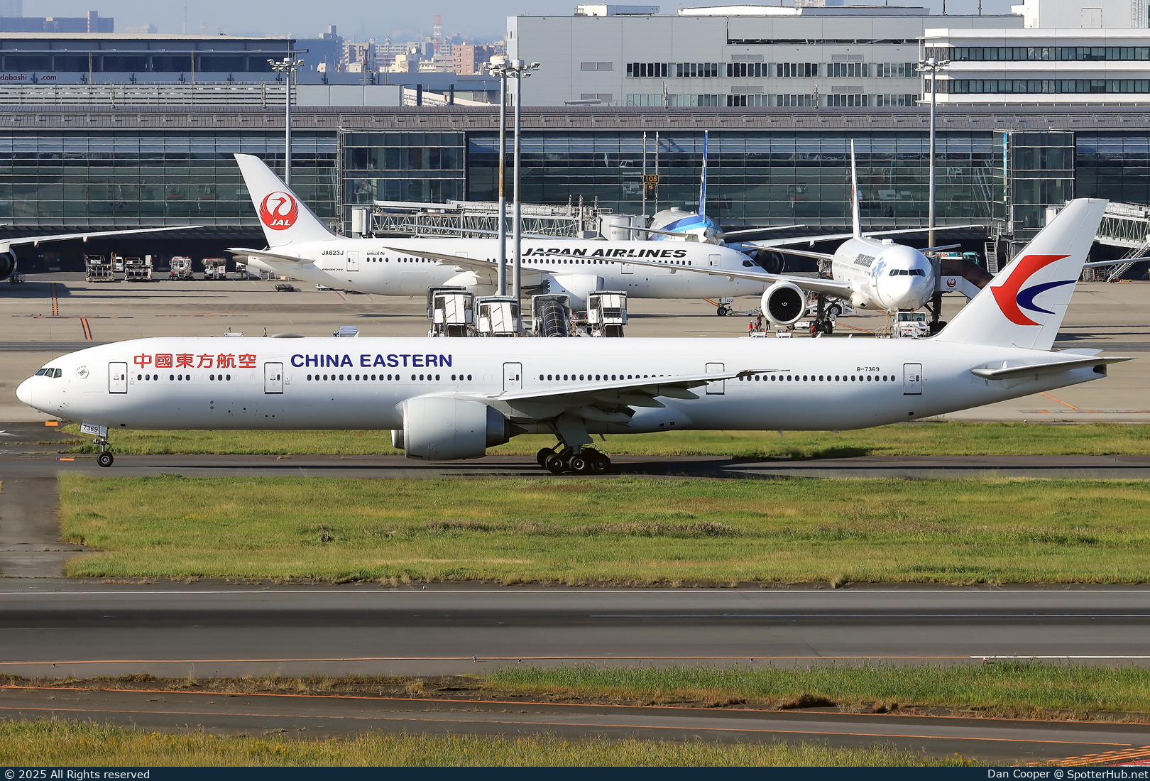 Photo of B-7369 - Boeing 777-39P(ER) operated by China Eastern Airlines