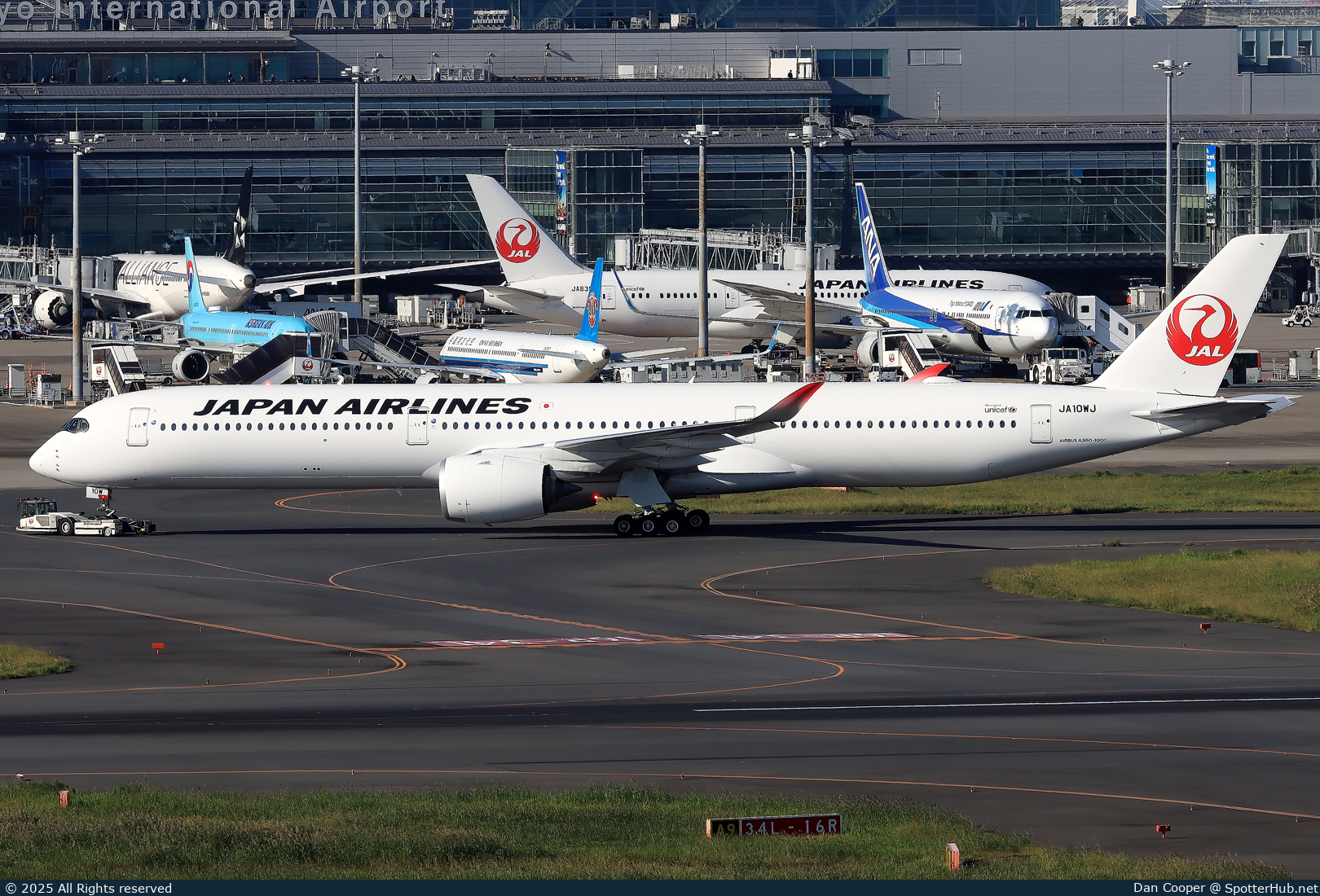 Photo of JA10WJ - Airbus A350-1041 operated by Japan Airlines