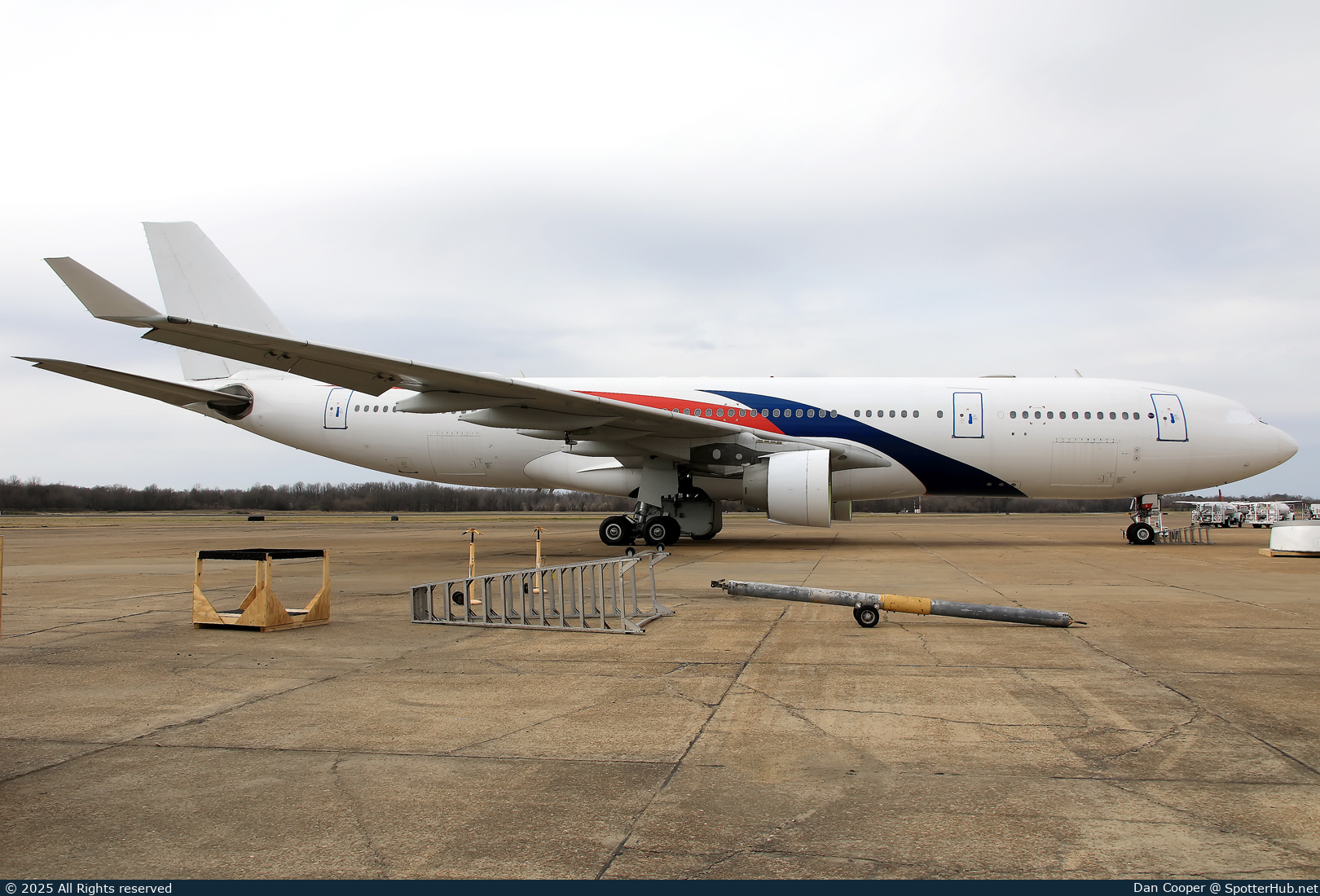 Photo of 9M-MTU - Airbus A330-223 operated by Malaysia Airlines