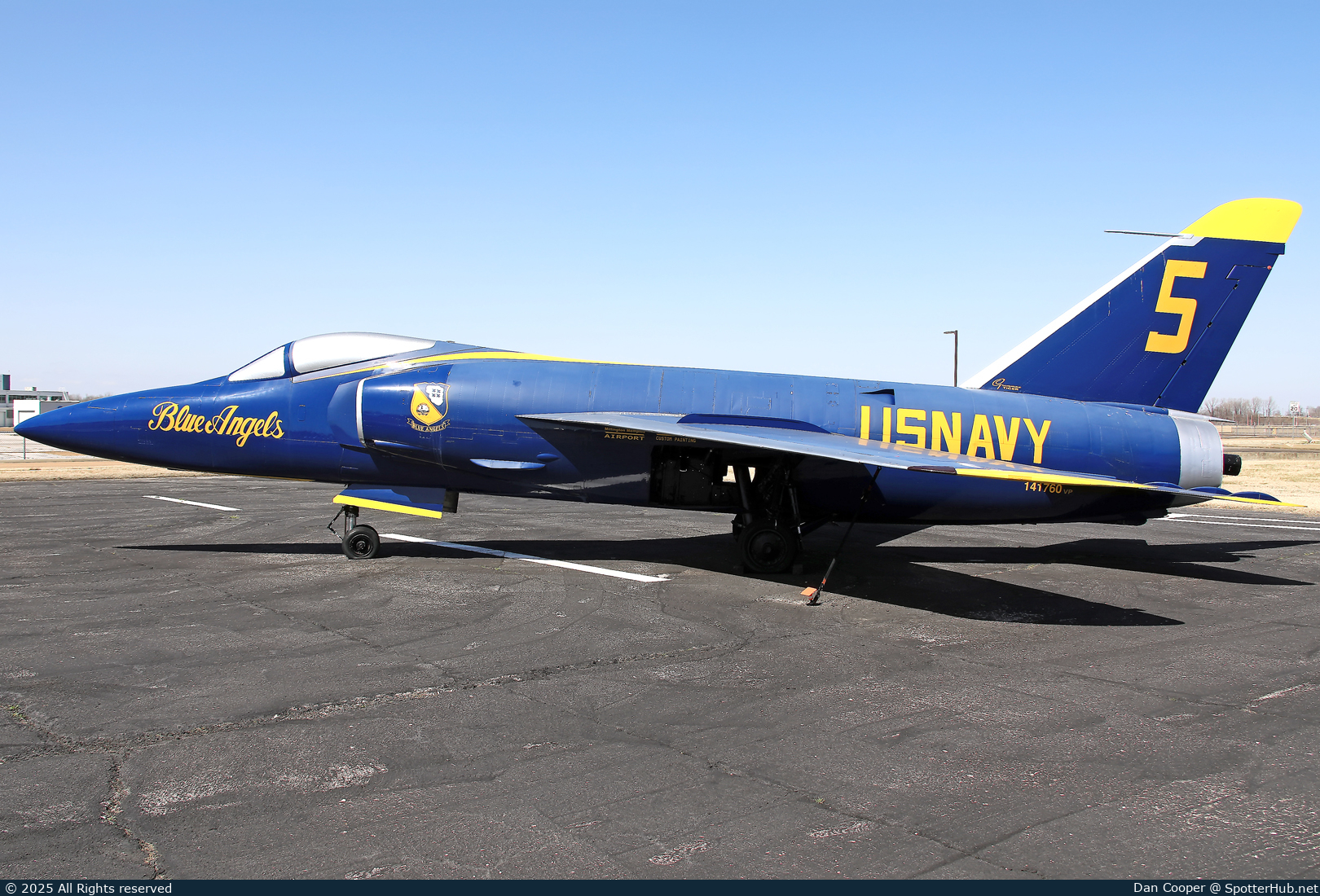 Photo of 141760 - Grumman F-11A Tiger operated by US Navy