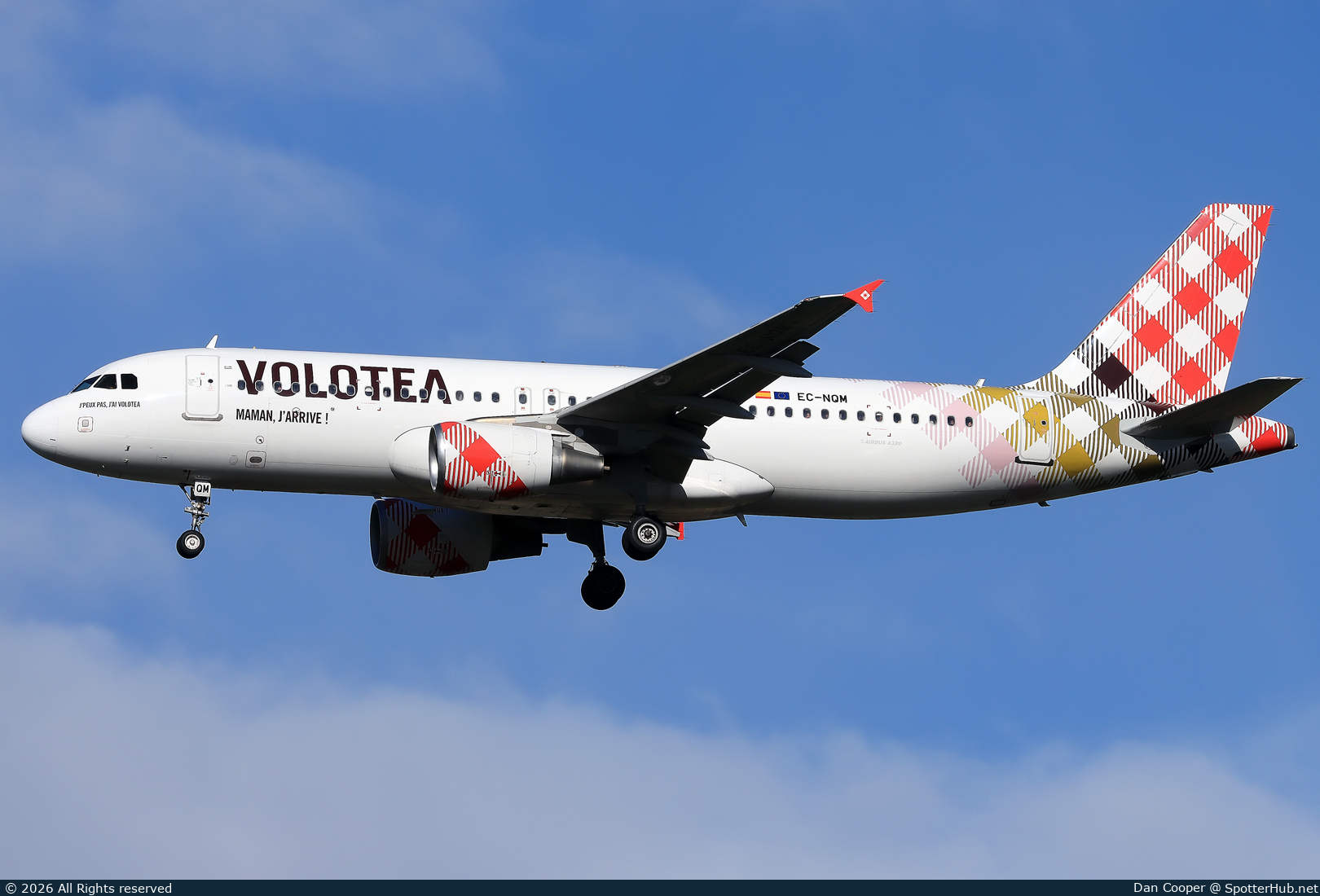 Photo of EC-NQM - Airbus A320-214 operated by Volotea
