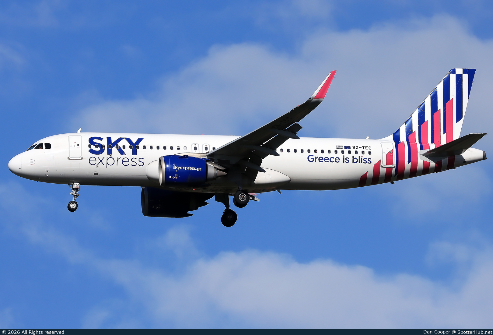 Photo of SX-TEC - Airbus A320-251N operated by Sky Express