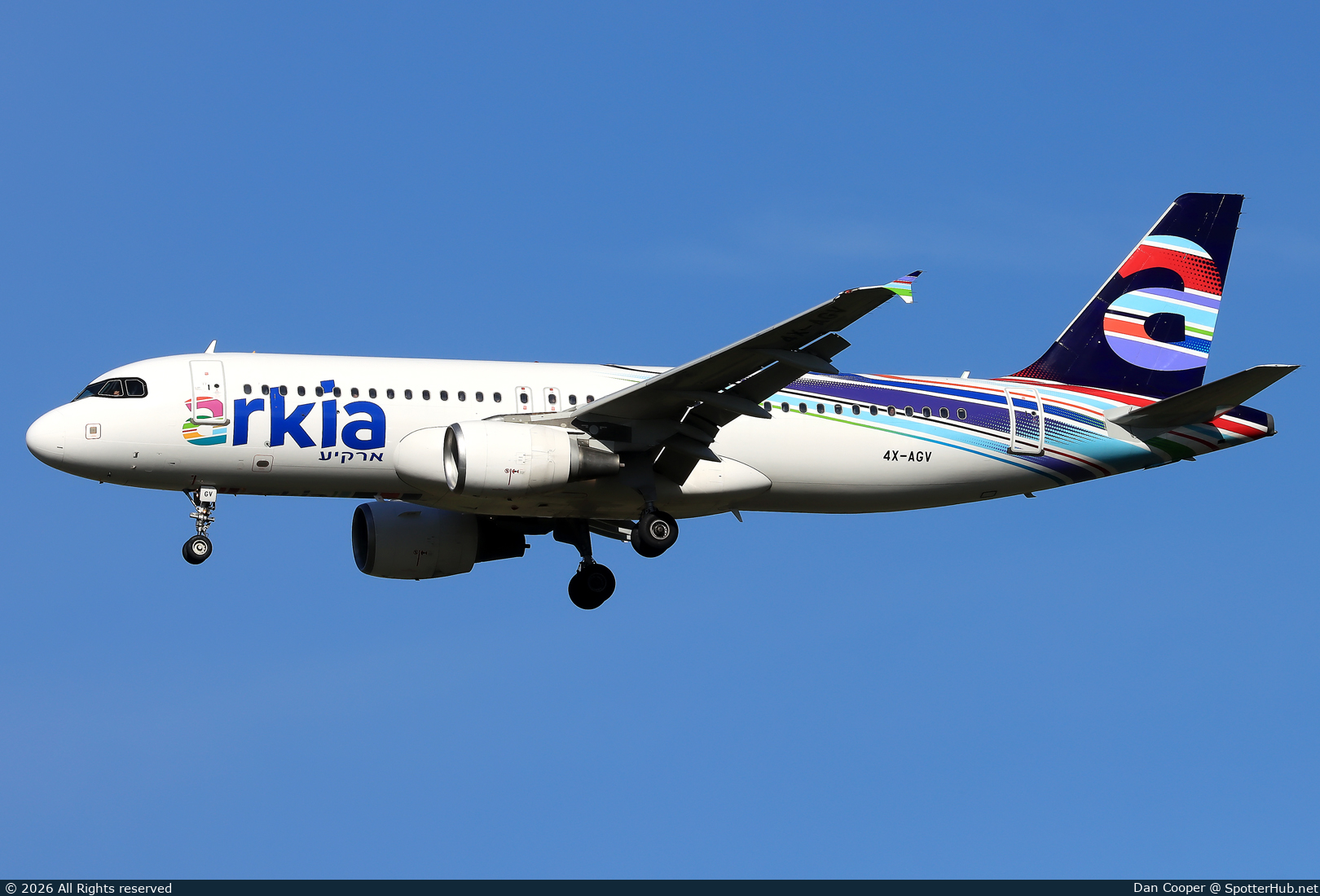 Photo of 4X-AGV - Airbus A320-214 operated by Arkia Israeli Airlines