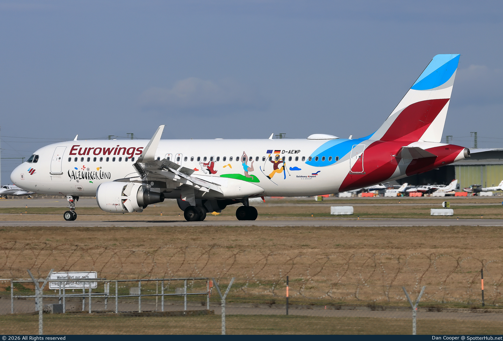 Photo of D-AEWP - Airbus A320-214 operated by Eurowings