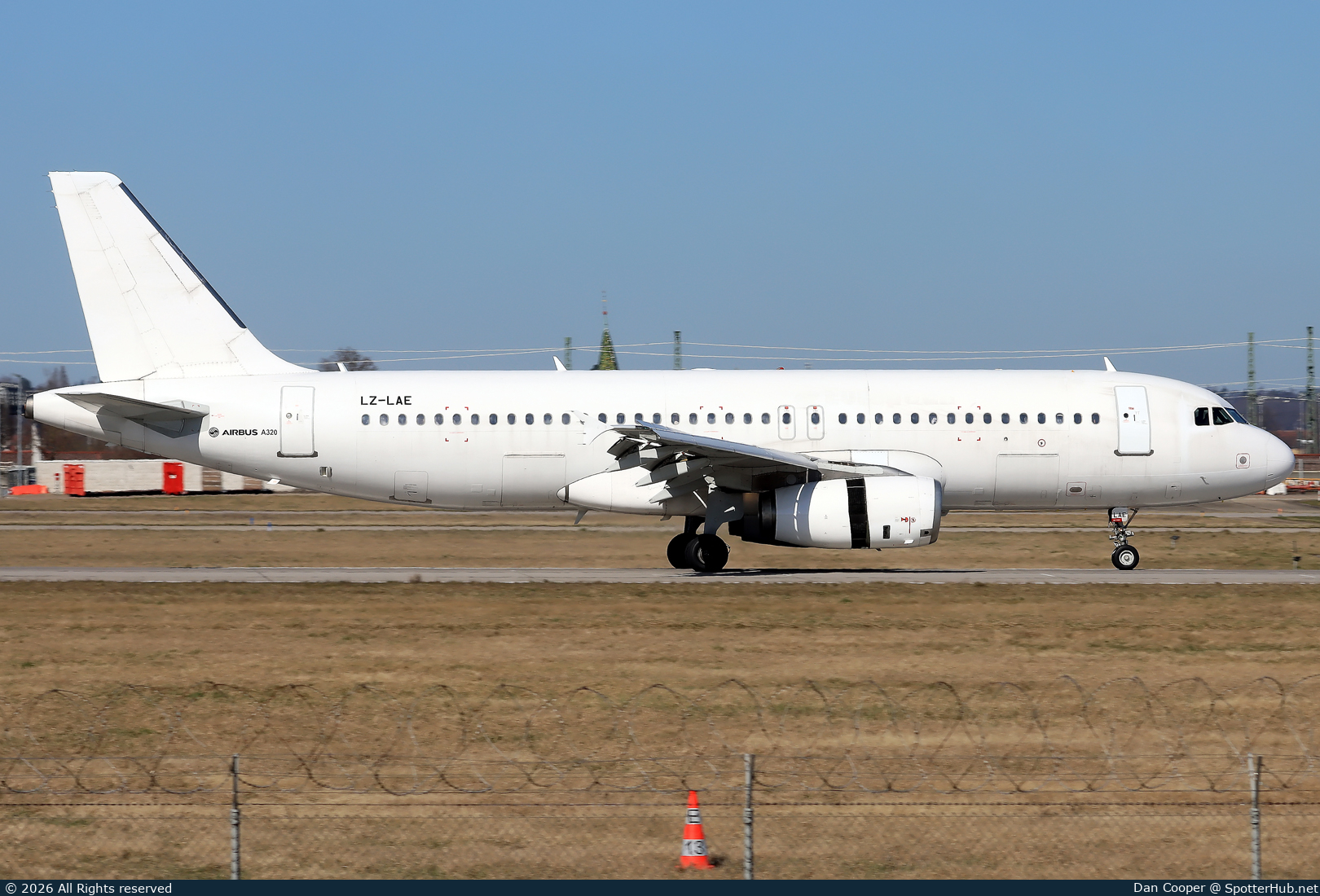 Photo of LZ-LAE - Airbus A320-231 operated by European Air Charter