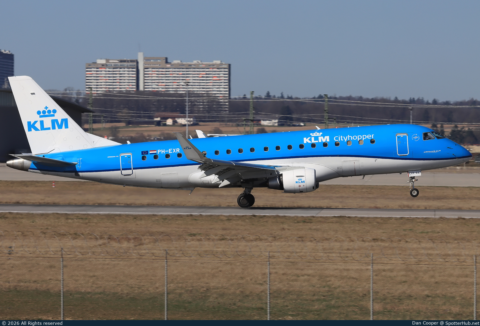 Photo of PH-EXR - Embraer ERJ-175STD operated by KLM Cityhopper