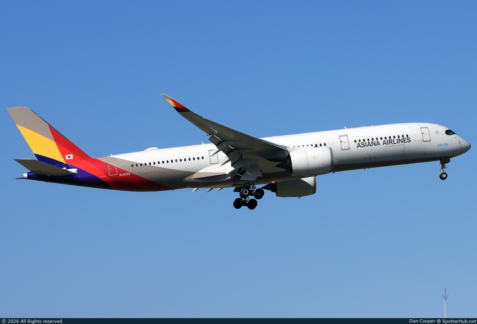 Photo of HL8359 - Airbus A350-941 operated by Asiana Airlines