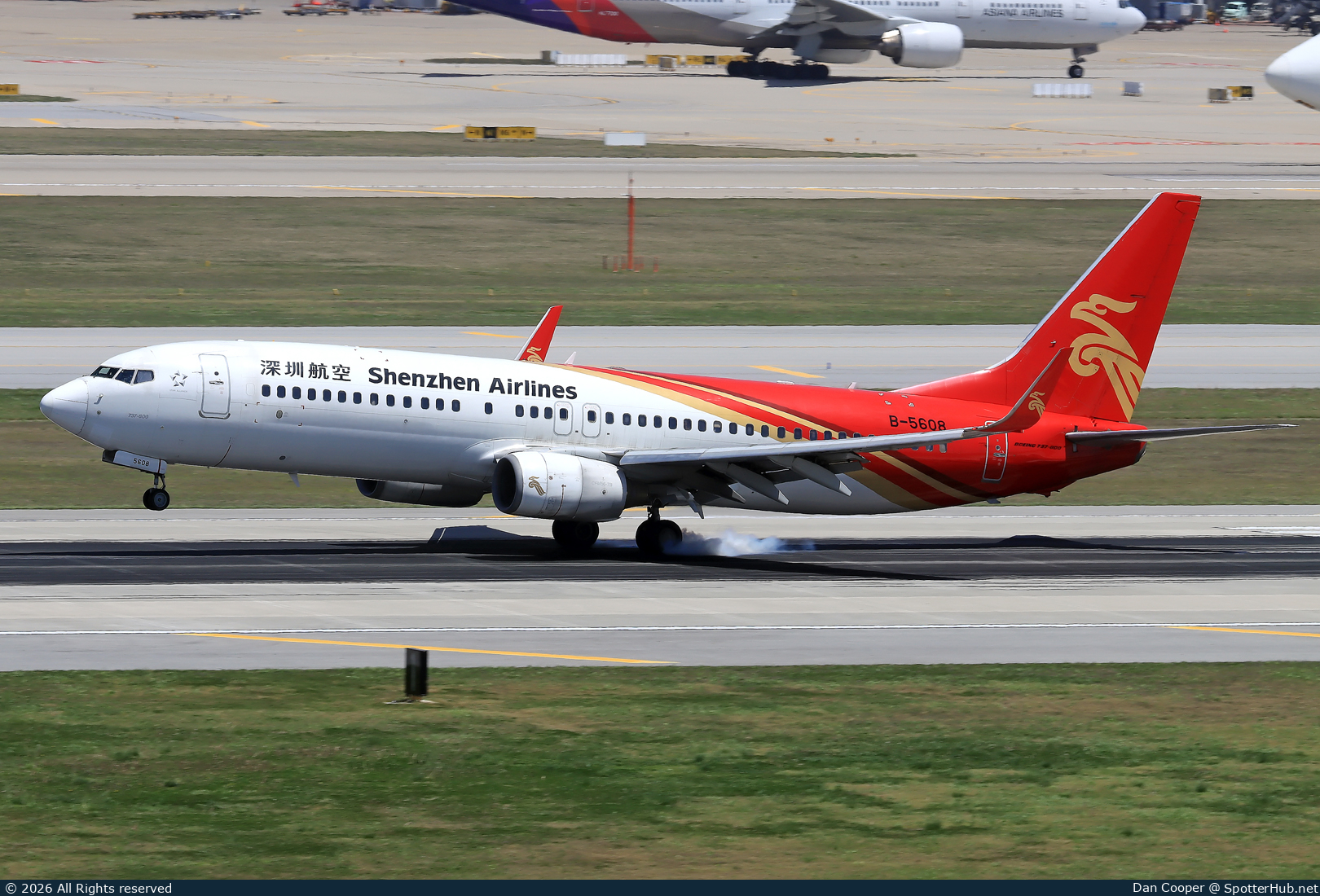 Photo of B-5608 - Boeing 737-87L operated by Shenzhen Airlines