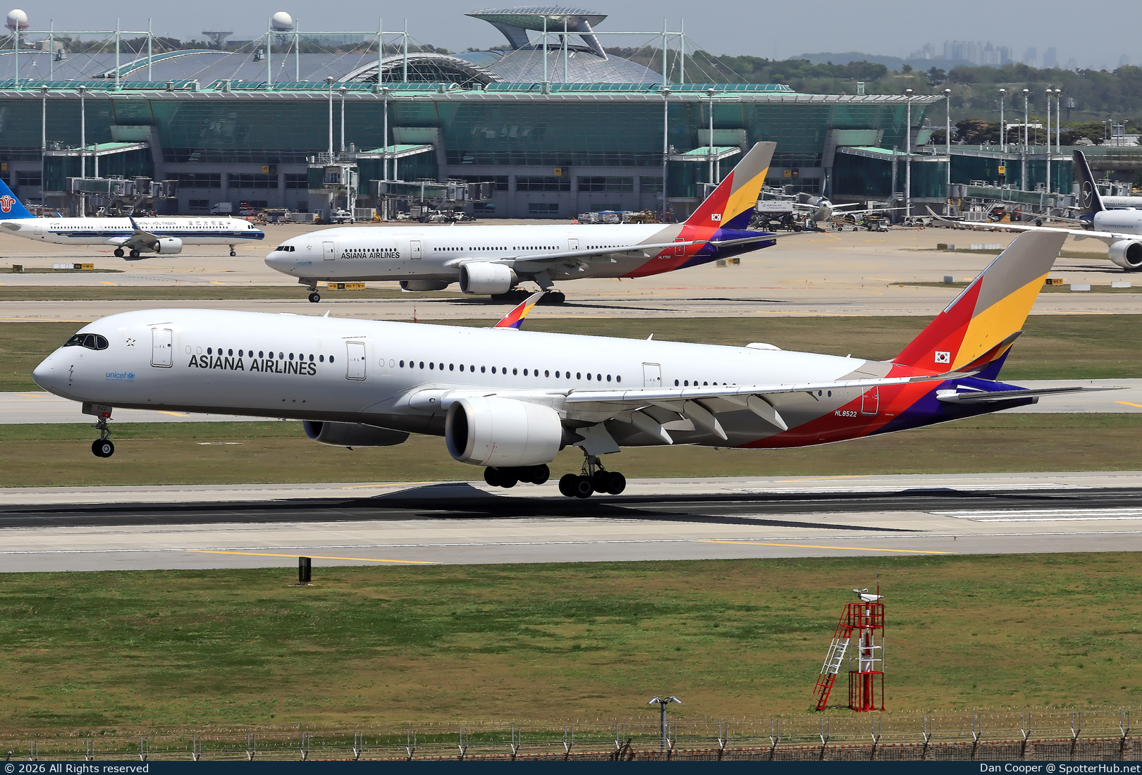 Photo of HL8522 - Airbus A350-941 operated by Asiana Airlines