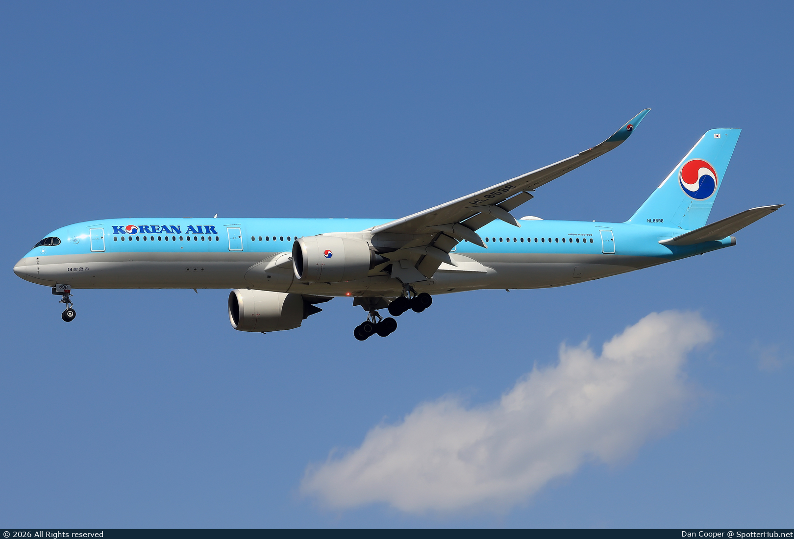 Photo of HL8598 - Airbus A350-941 operated by Korean Air